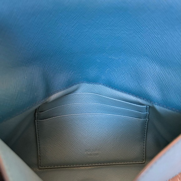 Prada Wave Continental Wallet Blue
Saffiano Leather - Picture 10 of 16